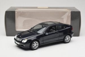 Mercedes C-Class Sports Coupe CL203 Blå Maisto 1:18 B66962124 Metall — bild 8 av 8