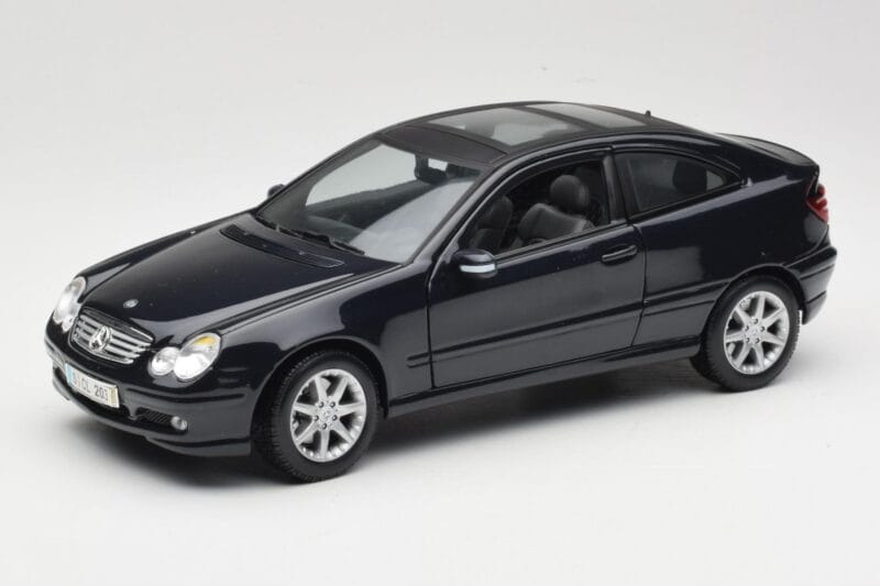 Mercedes C-Class Sports Coupe CL203 Blå Maisto 1:18 B66962124 Metall