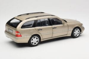 Mercedes C-Class T-Model W202 Smoke Silver Norev 1:18 183388 Metall — bild 3 av 8