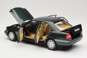 Mercedes C-Class W202 Malachite Green Norev 1:18 183372 Metall — bild 3 av 8
