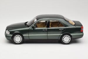 Mercedes C-Class W202 Malachite Green Norev 1:18 183372 Metall — bild 7 av 8