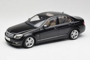Mercedes C-Class W204 Avantgarde Obsidian Svart AUTOart 1:18 76264-R1 Metall