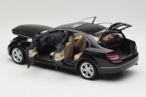 Mercedes C-Class W204 Obsidian Black AUTOart 1:18 B66962367 Metall — bild 5 av 8