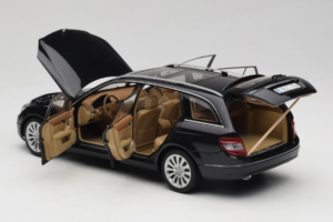 Mercedes C-Class W204 Estate Obsidian Black AUTOart 1:18 B66962349 Metall — bild 5 av 8