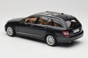 Mercedes C-Class W204 Estate Obsidian Black AUTOart 1:18 B66962349 Metall — bild 7 av 8