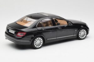 Mercedes C-Class W204 Obsidian Svart AUTOart 1:18 B66962365 Metall — bild 3 av 8