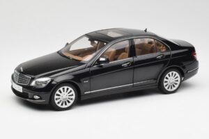 Mercedes C-Class W204 Obsidian Svart AUTOart 1:18 B66962365 Metall