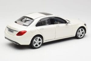 Mercedes C-Class W205 Diamond Vit Metallic Norev 1:18 B66960256 Metall — bild 3 av 8