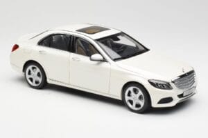 Mercedes C-Class W205 Diamond Vit Metallic Norev 1:18 B66960256 Metall — bild 6 av 8