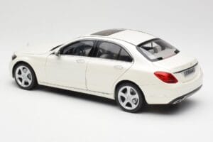 Mercedes C-Class W205 Diamond Vit Metallic Norev 1:18 B66960256 Metall — bild 7 av 8