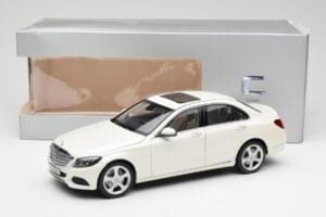 Mercedes C-Class W205 Diamond Vit Metallic Norev 1:18 B66960256 Metall — bild 8 av 8