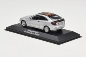Mercedes C-Class W203 Sport Coupe Silver Minichamps 1:43 B66961916 Metall — bild 3 av 4