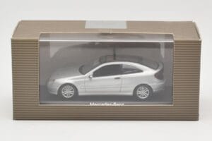 Mercedes C-Class W203 Sport Coupe Silver Minichamps 1:43 B66961916 Metall — bild 4 av 4