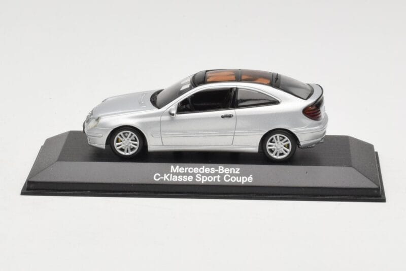 Mercedes C-Class W203 Sport Coupe Silver Minichamps 1:43 Mercedes C-Class W203 Sport Coupe Silver Minichamps 1:43 B66961916 Metall