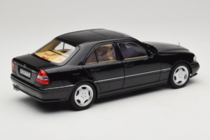 Mercedes C36 AMG W202 Obsidian Black Metallic Norev 1:18 183381 Metall — bild 3 av 8
