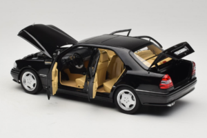 Mercedes C36 AMG W202 Obsidian Black Metallic Norev 1:18 183381 Metall — bild 5 av 8