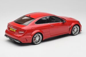 Mercedes AMG C63 W204 Röd 2nd Choice GT Spirit 1:18 GT065-D1 Resin — bild 2 av 6