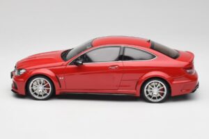 Mercedes AMG C63 W204 Röd 2nd Choice GT Spirit 1:18 GT065-D1 Resin — bild 3 av 6