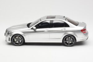 Mercedes C63 AMG W204 Silver GT Spirit 1:18 GT462 Resin — bild 3 av 6