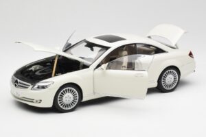 Mercedes CL500 C216 Calcit Vit AUTOart 1:18 B66962341 Metall — bild 2 av 8