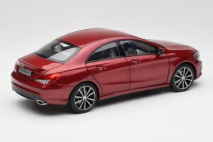 Mercedes CLA C117 Designo Patagonia Röd Metallic Norev 1:18 B66960131 Metall — bild 3 av 8