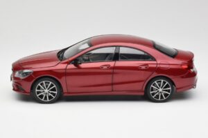 Mercedes CLA C117 Designo Patagonia Röd Metallic Norev 1:18 B66960131 Metall — bild 4 av 8
