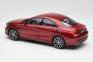 Mercedes CLA C117 Designo Patagonia Röd Metallic Norev 1:18 B66960131 Metall — bild 7 av 8
