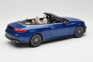 Mercedes CLE Cabriolet A236 Blå Norev 1:18 B66960653 Metall — bild 4 av 9