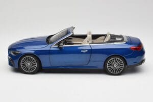 Mercedes CLE Cabriolet A236 Blå Norev 1:18 B66960653 Metall — bild 5 av 9