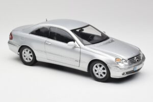 Mercedes CLK 500 C209 Silver Kyosho 1:18 B66962144 Metall — bild 6 av 8