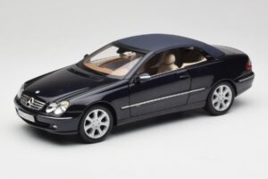 Mercedes CLK 500 W209 Cabriolet Mörkblå Metallic Kyosho 1:18 B66962174 Metall — bild 3 av 9