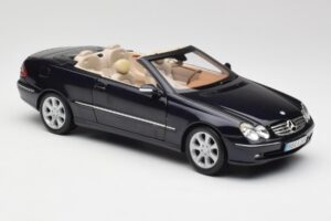 Mercedes CLK 500 W209 Cabriolet Mörkblå Metallic Kyosho 1:18 B66962174 Metall — bild 7 av 9