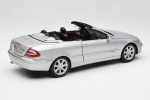 Mercedes CLK 500 Cabriolet Elegance A209 Silver Kyosho 1:18 B66962172 Metall — bild 3 av 8