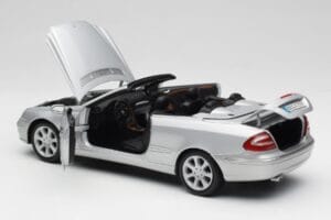 Mercedes CLK 500 Cabriolet Elegance A209 Silver Kyosho 1:18 B66962172 Metall — bild 5 av 8