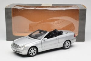 Mercedes CLK 500 Cabriolet Elegance A209 Silver Kyosho 1:18 B66962172 Metall — bild 8 av 8