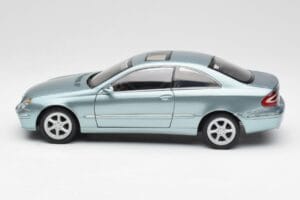 Mercedes CLK 500 W209 Ljusblå Metallic Kyosho 1:18 B66962192 Metall — bild 4 av 8