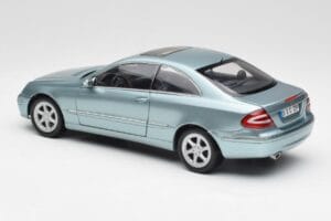 Mercedes CLK 500 W209 Ljusblå Metallic Kyosho 1:18 B66962192 Metall — bild 7 av 8