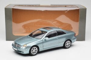 Mercedes CLK 500 W209 Ljusblå Metallic Kyosho 1:18 B66962192 Metall — bild 8 av 8