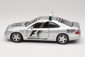 Mercedes AMG CLK 55 F1 Safety Car Maisto 1:18 B66005234 Metall — bild 3 av 6