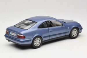 Mercedes CLK C208 Lila Anson 1:18 30330 Metall — bild 3 av 8