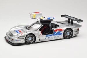 Mercedes CLK LM GT1 #1 AMG Mercedes K. Ludwig / R. Zonta FIA GT Championship 1998 Maisto 1:18 56053 Metall — bild 2 av 8