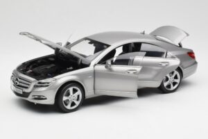 Mercedes CLS C218 Designo Alubeam Titanium Norev 1:18 B66961298 Metall — bild 2 av 8