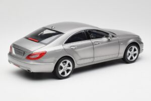 Mercedes CLS C218 Designo Alubeam Titanium Norev 1:18 B66961298 Metall — bild 3 av 8