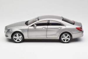 Mercedes CLS C218 Designo Alubeam Titanium Norev 1:18 B66961298 Metall — bild 4 av 8