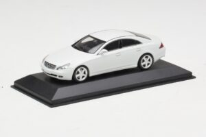 Mercedes CLS-Class C219 Linea Vit Minichamps 1:43 436034300 Metall — bild 2 av 4