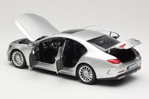 Mercedes CLS C257 Silver Norev 1:18 183489 Metall — bild 5 av 8