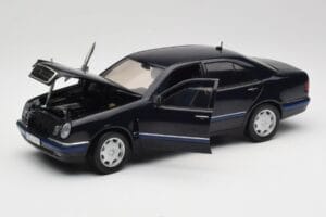 Mercedes E-Class W210 E320 Svart Sun Star 1:18 1151 Metall — bild 2 av 8