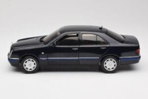 Mercedes E-Class W210 E320 Svart Sun Star 1:18 1151 Metall — bild 4 av 8
