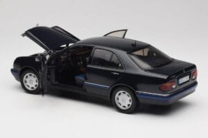 Mercedes E-Class W210 E320 Svart Sun Star 1:18 1151 Metall — bild 5 av 8