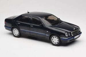 Mercedes E-Class W210 E320 Svart Sun Star 1:18 1151 Metall — bild 6 av 8